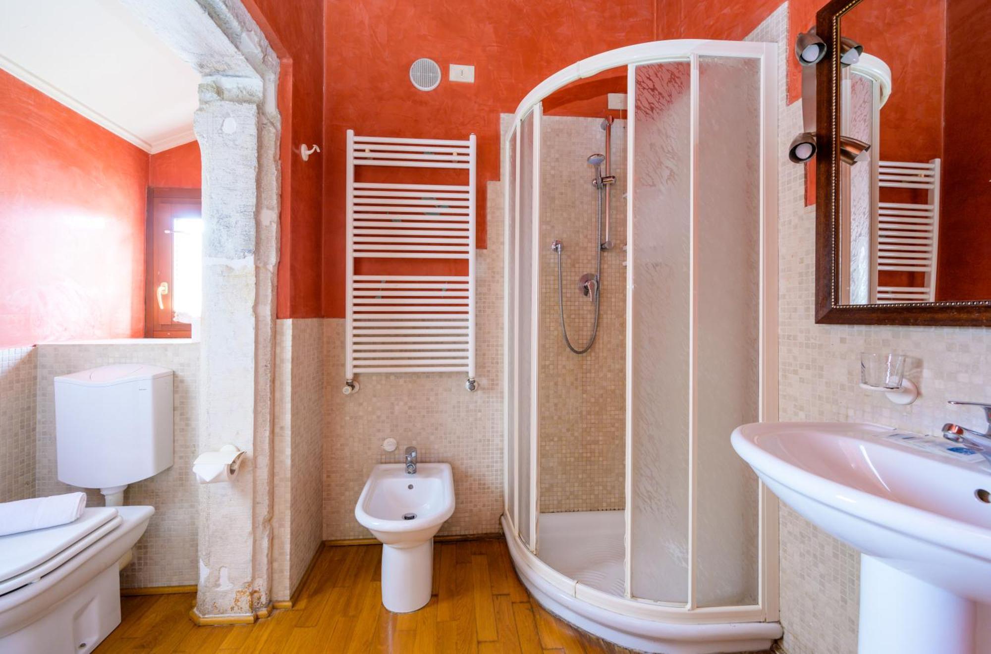 San Trovaso Apartment *